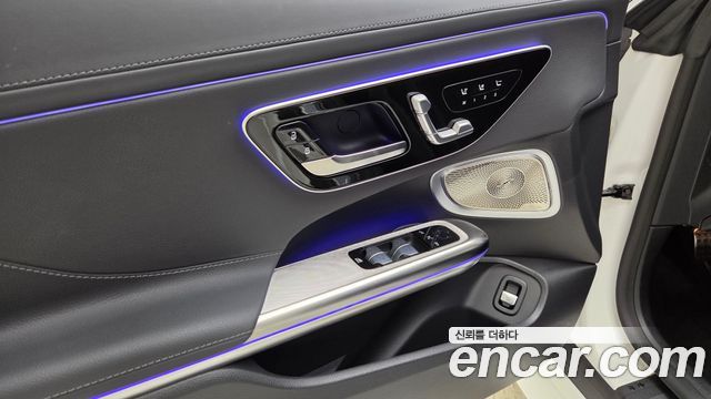 Mercedes-Benz CLE-Class (C236) CLE450 4MATIC Cabriolet 2025 — фото 15