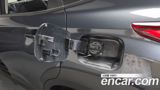 Hyundai Kona 1.6 Turbo 2WD Premium 2020 — фото 28