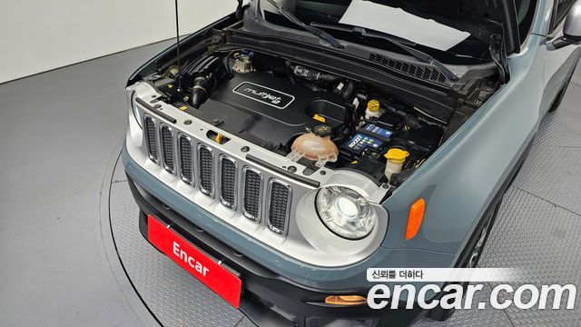 Jeep Renegade 2.0 Diesel Limited AWD 2016 — фото 6