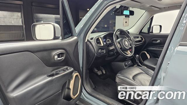 Jeep Renegade 2.0 Diesel Limited AWD 2016 — фото 10
