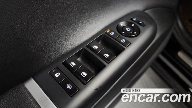 Hyundai Grandeur (GN7) 2,5 Gasoline 2WD Exclusive 2023 — фото 35