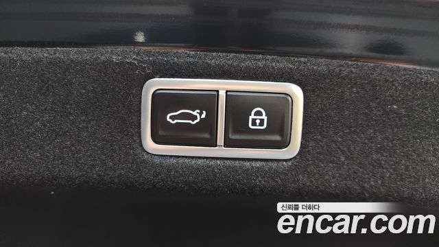 Hyundai Grandeur (GN7) 2,5 Gasoline 2WD Exclusive 2023 — фото 40