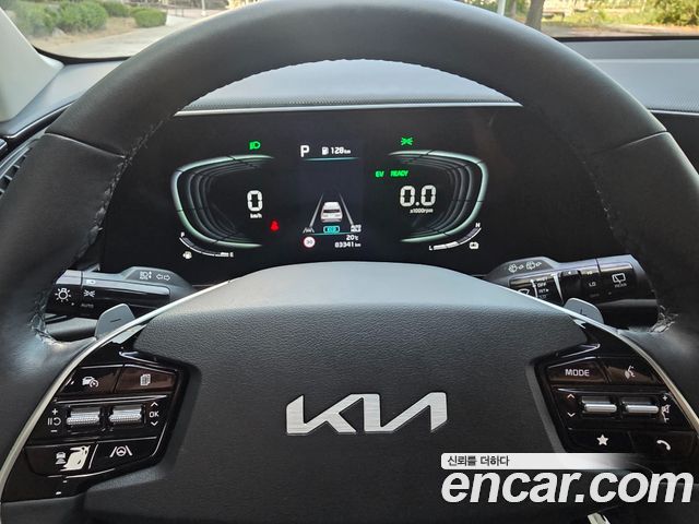 Kia Niro Prestige 2022 — фото 9