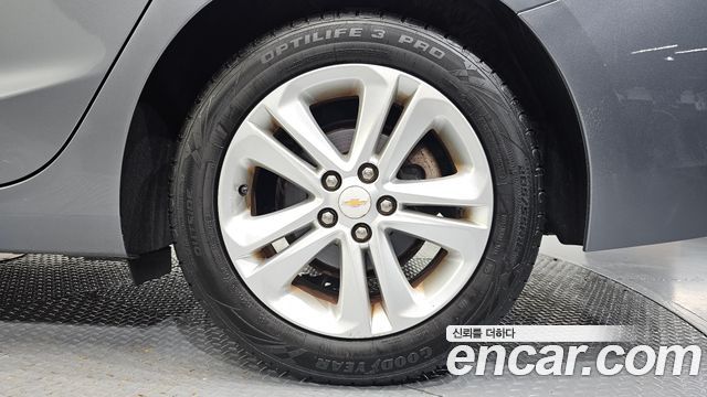 Chevrolet Cruze 1.4 Turbo LT Deluxe 2017 — фото 27