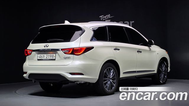 Infiniti QX60 3.5 AWD 2017 — фото 2