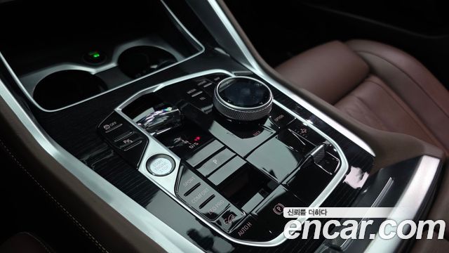 BMW X6 (G06) xDrive40i M Sport 2024 — фото 9