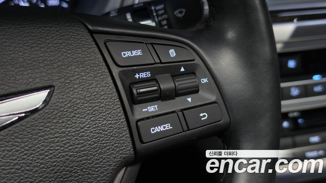 Genesis G80 3.3 GDI AWD Luxury 2017 — фото 18