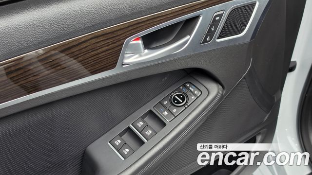 Genesis G80 3.3 GDI AWD Luxury 2017 — фото 23
