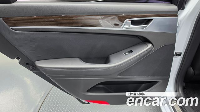 Genesis G80 3.3 GDI AWD Luxury 2017 — фото 31
