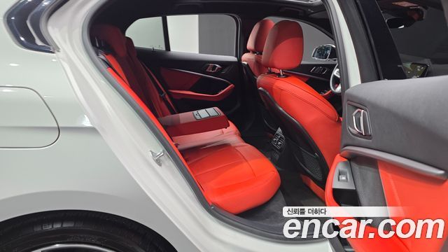 BMW 1 Series (F40) 120i M Sports 2022 — фото 11