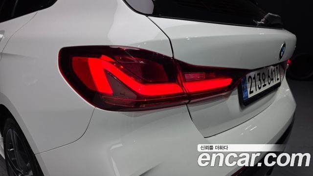 BMW 1 Series (F40) 120i M Sports 2022 — фото 23