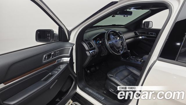 Ford Explorer 2.3 Limited 4WD 5th 2017 — фото 10