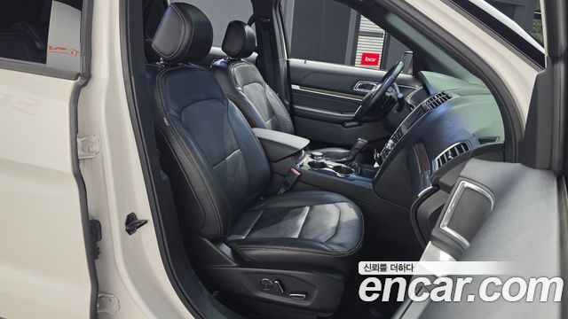 Ford Explorer 2.3 Limited 4WD 5th 2017 — фото 11