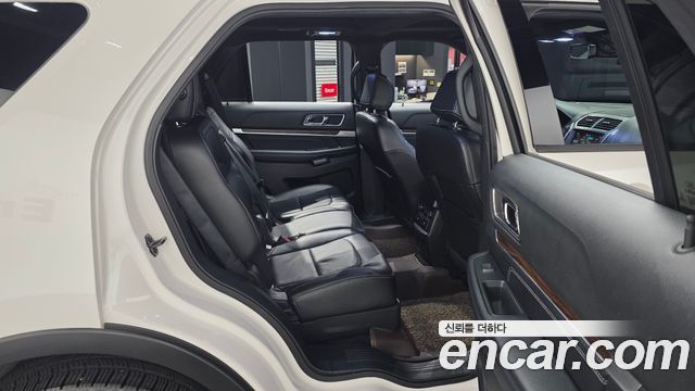Ford Explorer 2.3 Limited 4WD 5th 2017 — фото 12