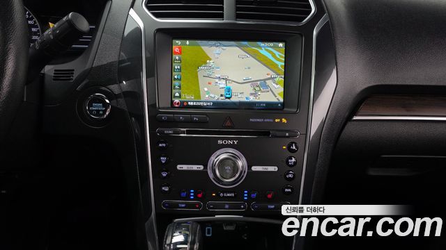 Ford Explorer 2.3 Limited 4WD 5th 2017 — фото 13