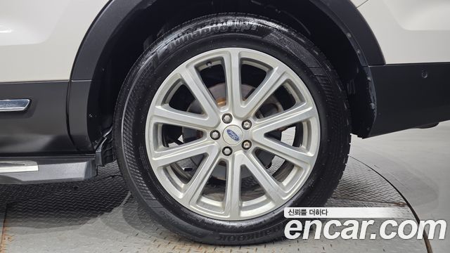 Ford Explorer 2.3 Limited 4WD 5th 2017 — фото 21