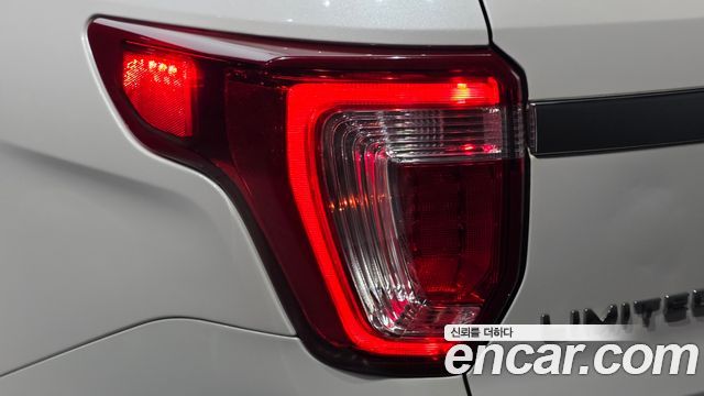 Ford Explorer 2.3 Limited 4WD 5th 2017 — фото 23