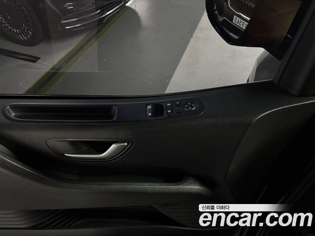 Hyundai Staria L3.5 Cargo 3-Seater Modern 2023 — фото 15