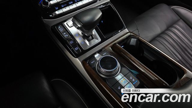 Genesis EQ900 5.0 GDI AWD Limousine Prestige 2018 — фото 9