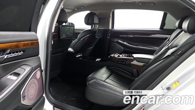 Genesis EQ900 5.0 GDI AWD Limousine Prestige 2018 — фото 15