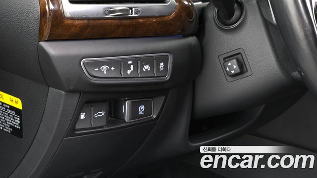 Genesis EQ900 5.0 GDI AWD Limousine Prestige 2018 — фото 19
