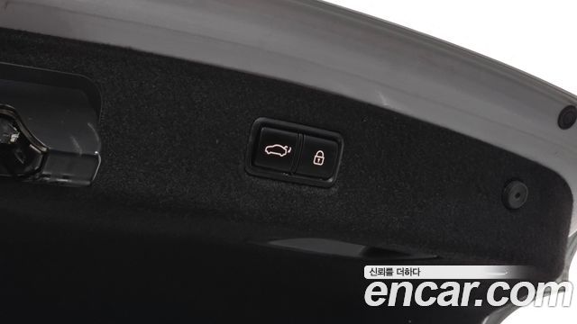 Genesis EQ900 5.0 GDI AWD Limousine Prestige 2018 — фото 24