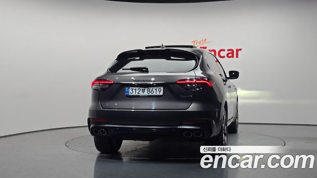Maserati Levante 3.0 AWD Modena 2022 — фото 4
