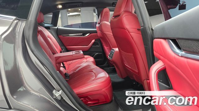 Maserati Levante 3.0 AWD Modena 2022 — фото 15