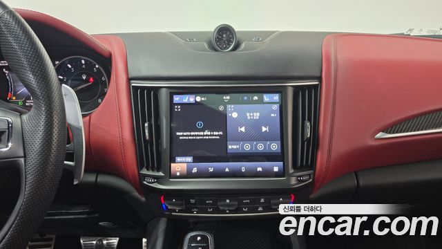 Maserati Levante 3.0 AWD Modena 2022 — фото 17