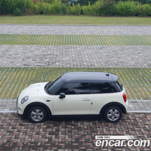 MINI Cooper Standard Third Generation