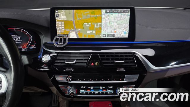 BMW 5 Series (G30) 530i xDrive M Sport Package 2022 — фото 13