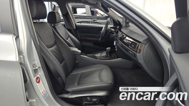 BMW 3 Series (E90) 320i Sedan 2012 — фото 11