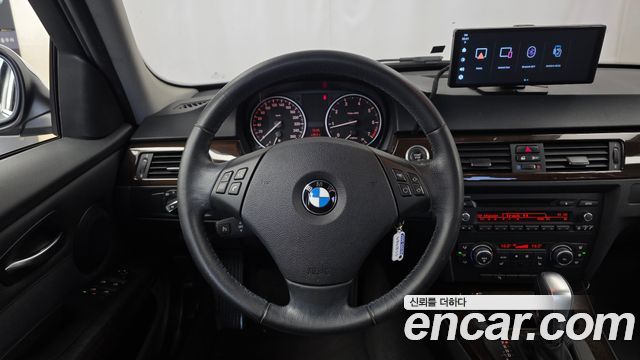 BMW 3 Series (E90) 320i Sedan 2012 — фото 13