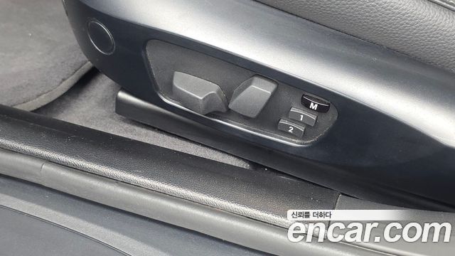 BMW 3 Series (E90) 320i Sedan 2012 — фото 17