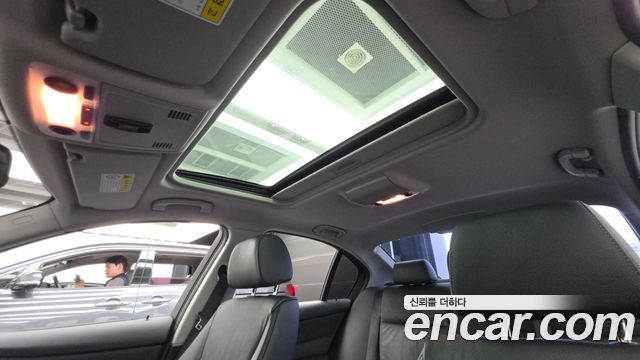 BMW 3 Series (E90) 320i Sedan 2012 — фото 18