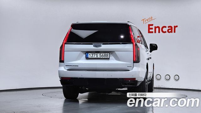 Cadillac Escalade (V) 6.2 Sports Platinum 2022 — фото 4