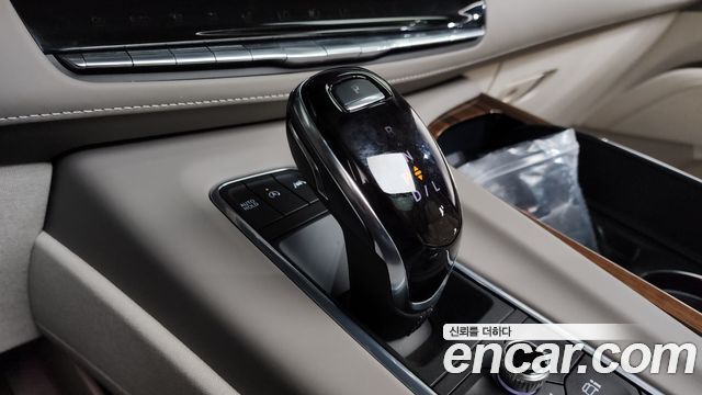 Cadillac Escalade (V) 6.2 Sports Platinum 2022 — фото 9