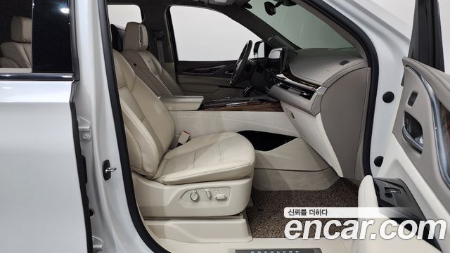 Cadillac Escalade (V) 6.2 Sports Platinum 2022 — фото 26