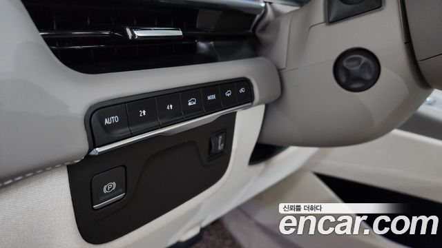 Cadillac Escalade (V) 6.2 Sports Platinum 2022 — фото 27