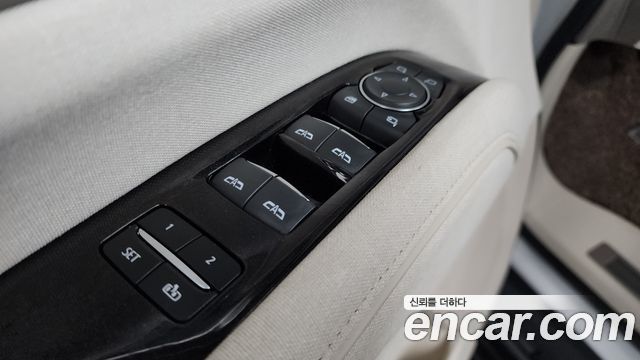 Cadillac Escalade (V) 6.2 Sports Platinum 2022 — фото 37