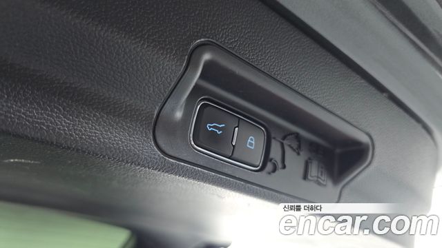 Ford Explorer (VI) 2.3 LimIted 4WD 2020 — фото 17