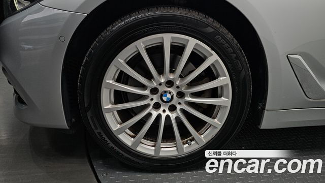 BMW 5 Series (G30) 520i Luxury 2020 — фото 5