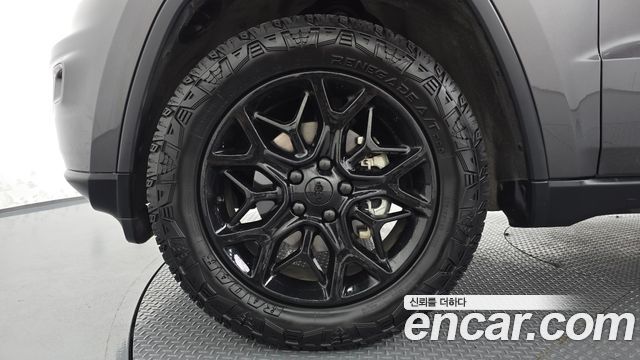 Jeep Grand Cherokee 3.6 Limited WK2 2019 — фото 5
