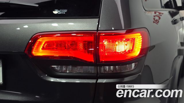 Jeep Grand Cherokee 3.6 Limited WK2 2019 — фото 29