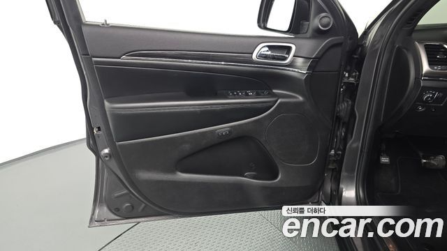 Jeep Grand Cherokee 3.6 Limited WK2 2019 — фото 30
