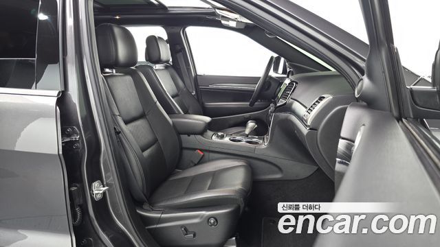 Jeep Grand Cherokee 3.6 Limited WK2 2019 — фото 32