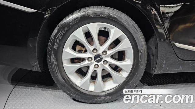 Kia K8 2.5 Gasoline 2WD Noblesse 2023 — фото 5