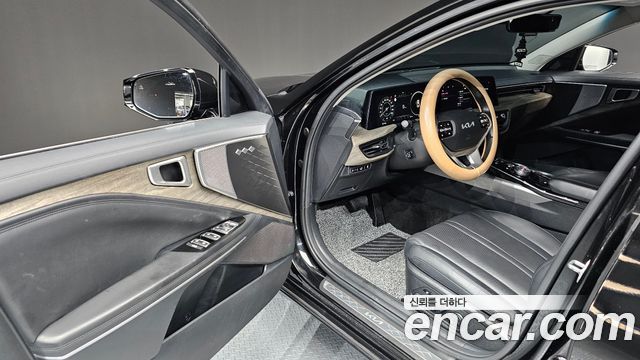 Kia K8 2.5 Gasoline 2WD Noblesse 2023 — фото 10