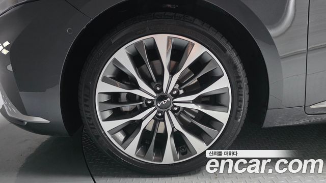 Kia K8 2.5 Gasoline 2WD Noblesse 2023 — фото 5