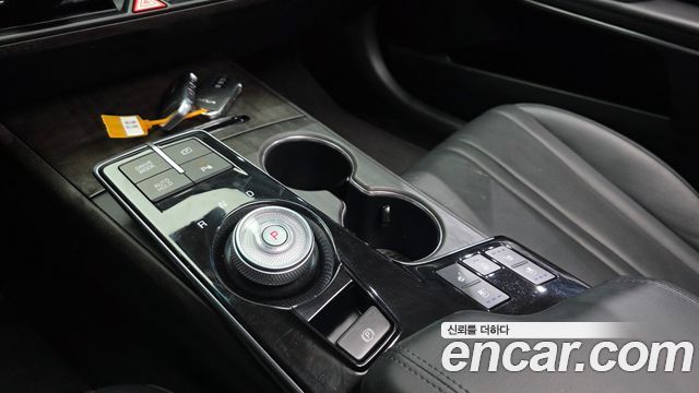 Kia K8 2.5 Gasoline 2WD Noblesse 2023 — фото 9